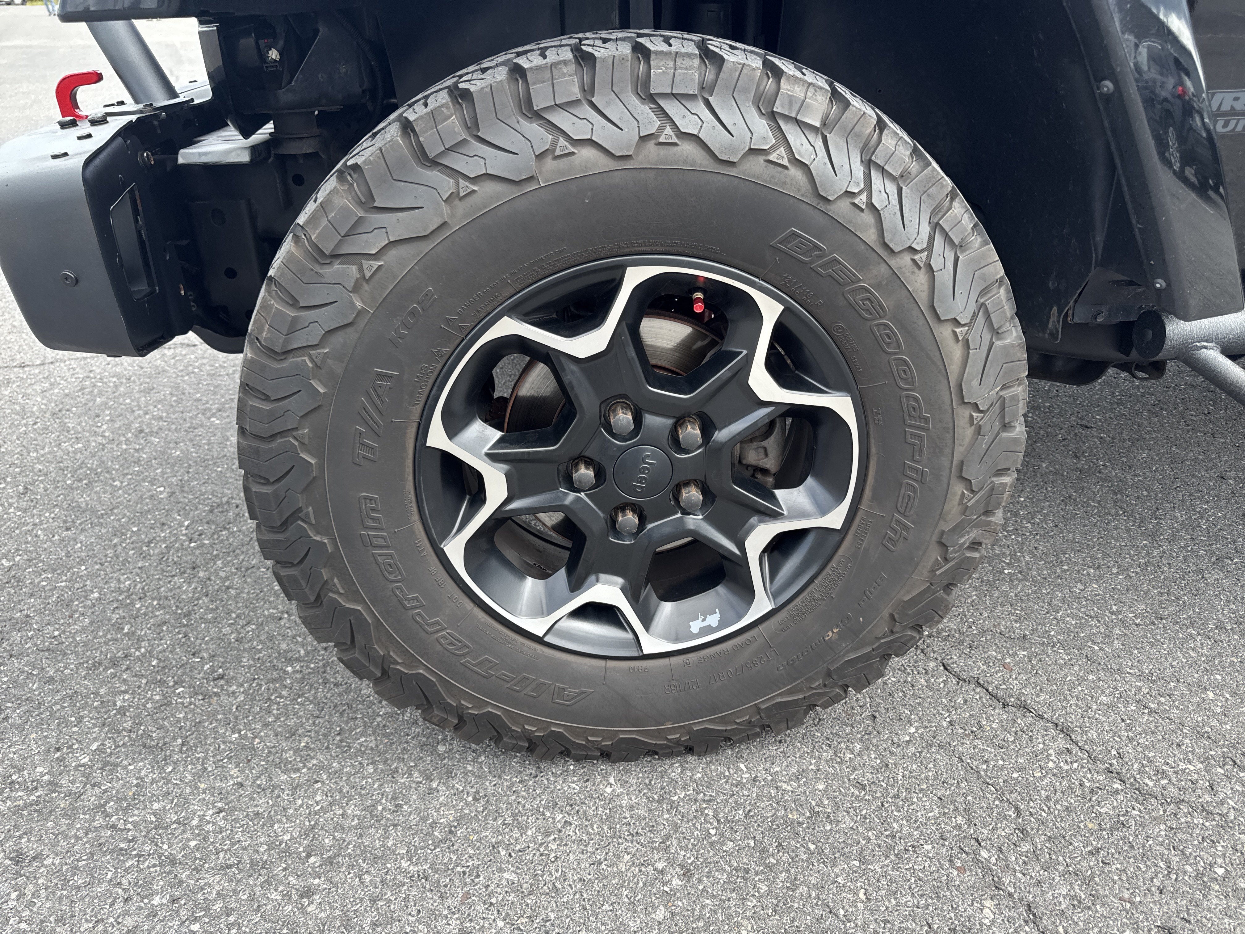 Used 2015 Jeep Wrangler Unlimited Rubicon AWD/4WD image 11