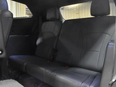 Used 2024 Buick Enclave Essence w/ Experience Buick Package FWD image 9