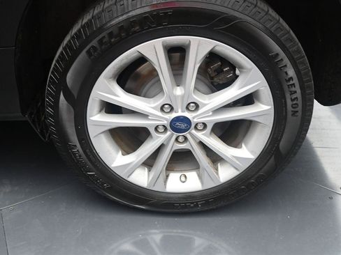 Used 2019 Ford Escape SE FWD image 17
