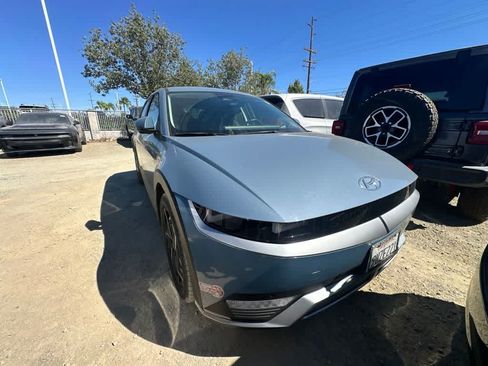 Used 2024 Hyundai Ioniq 5 SEL AWD/4WD image 2