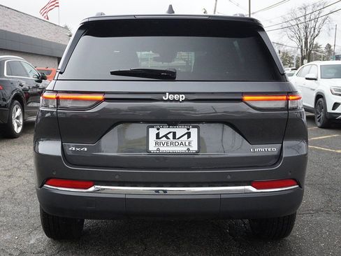 Used 2025 Jeep Grand Cherokee Limited AWD/4WD image 15