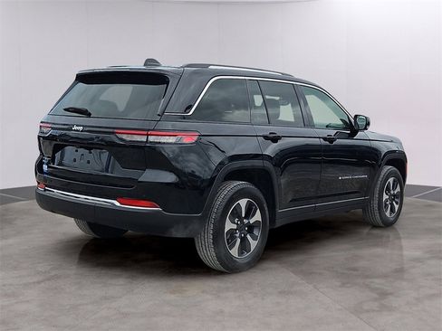 Used 2023 Jeep Grand Cherokee 4WD 4xe image 4