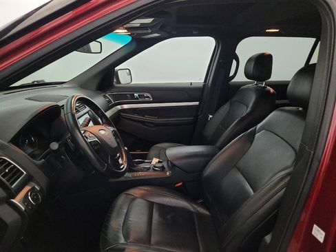 Used 2016 Ford Explorer XLT w/ Equipment Group 202A AWD/4WD image 17