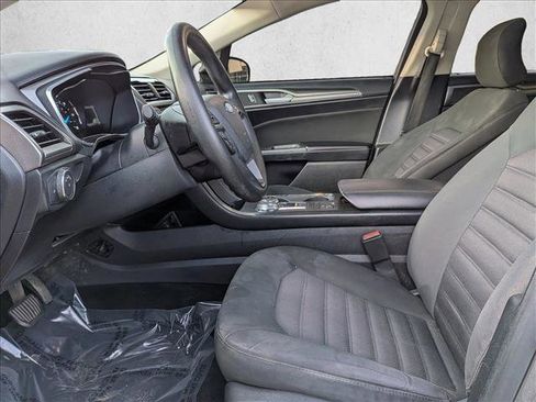 Used 2018 Ford Fusion SE image 13
