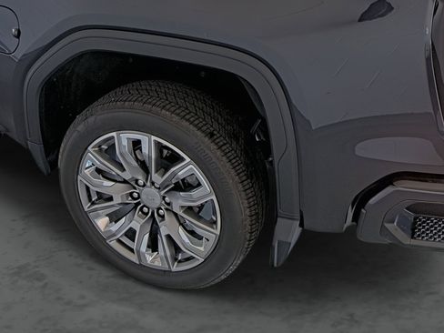 Used 2025 GMC Sierra 1500 Denali w/ Denali Reserve Package AWD/4WD image 9