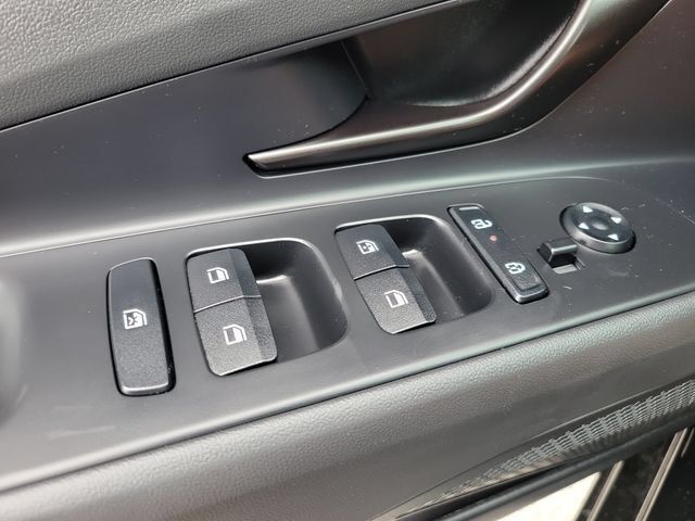 New 2026 Hyundai Elantra SEL Sport FWD image 17