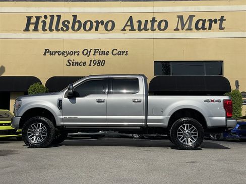 Used 2022 Ford F250 Platinum AWD/4WD image 3