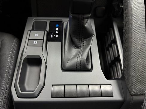 Used 2024 Toyota Tacoma SR image 21