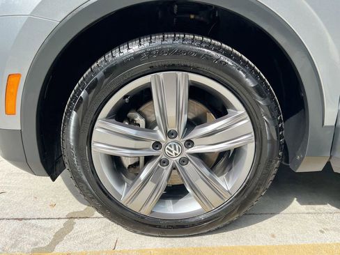 Used 2021 Volkswagen Tiguan SEL image 9