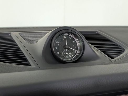 New 2026 Porsche Macan image 31