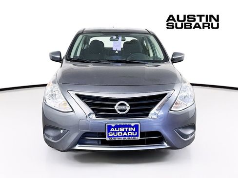Used 2017 Nissan Versa SV FWD image 2