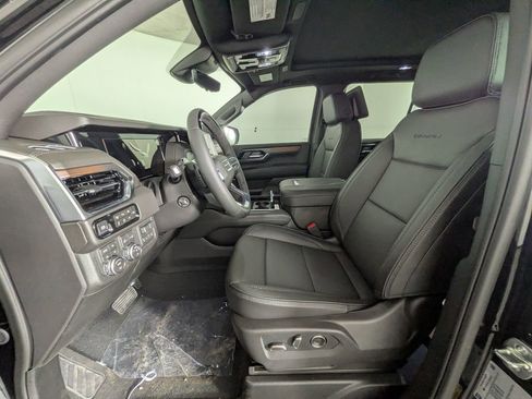 New 2026 GMC Yukon Denali w/ Denali Reserve Package image 17