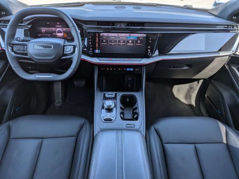 Used 2024 Jeep Wagoneer Launch Edition AWD/4WD image 18