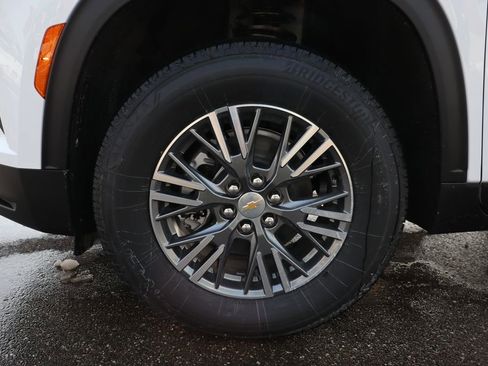 New 2026 Chevrolet Traverse LT w/ Driver Confidence Package AWD/4WD image 28