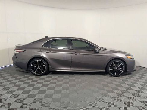 Certified 2020 Toyota Camry XSE FWD image 5