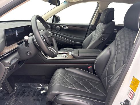 Used 2025 Genesis GV80 3.5T Prestige image 9