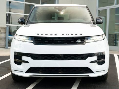 Used 2024 Land Rover Range Rover Sport Dynamic SE AWD/4WD image 4