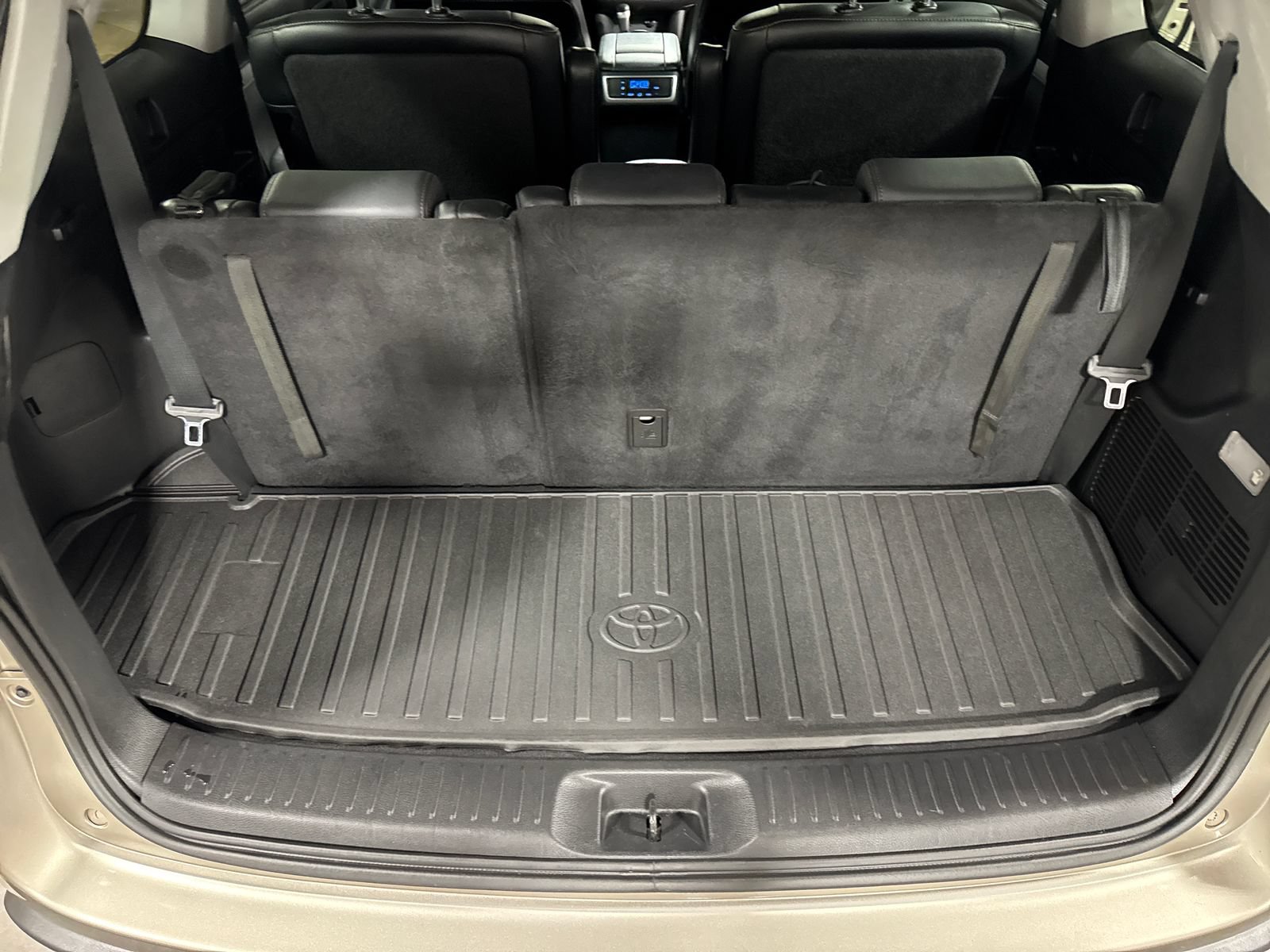 Used 2015 Toyota Highlander XLE AWD/4WD image 28