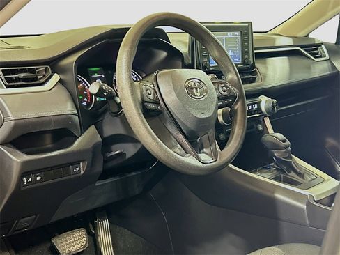 Used 2021 Toyota RAV4 XLE image 7