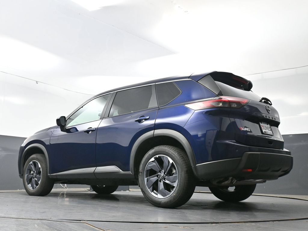 Used 2025 Nissan Rogue SV FWD image 45