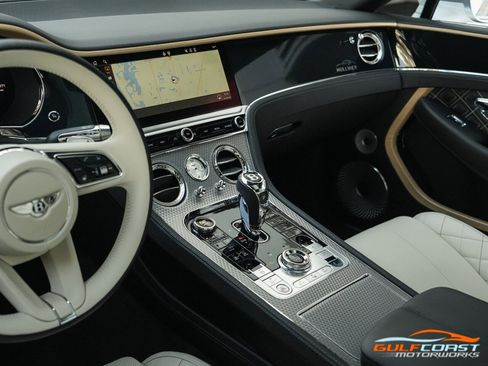 Used 2023 Bentley Continental GT V8 image 14