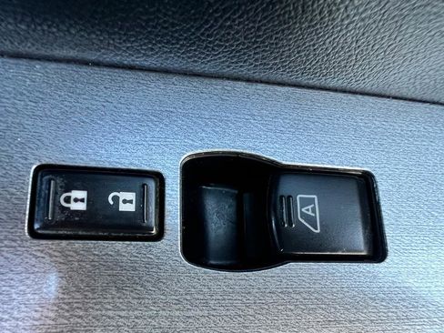 Used 2012 Nissan Altima 2.5 SL w/ 2.5SL Pkg image 32