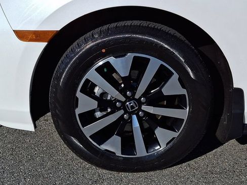 Used 2025 Honda Odyssey EX-L image 10