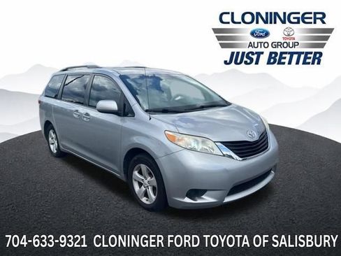 Used 2012 Toyota Sienna LE FWD image 1