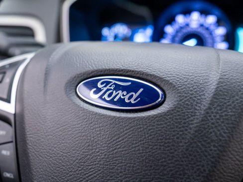 Used 2014 Ford Fusion SE w/ Equipment Group 202A image 29