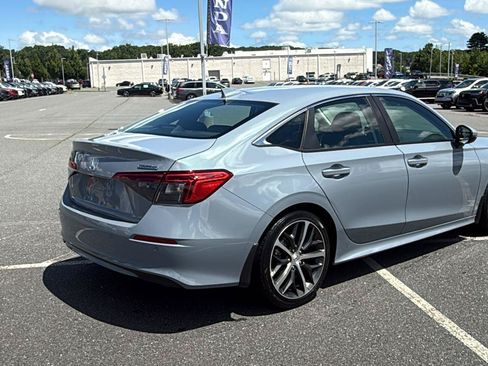 Used 2024 Honda Civic Touring image 5