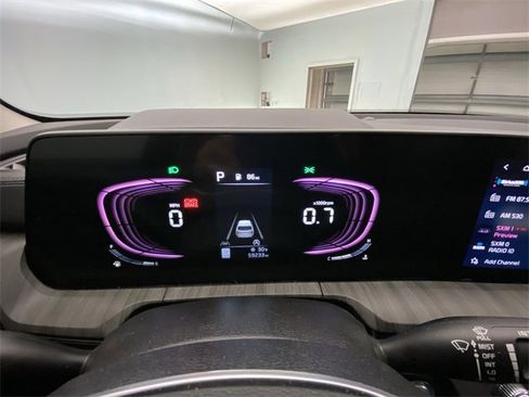 Used 2024 Kia Telluride EX w/ EX Captain's Chair Package image 15