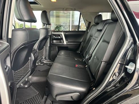 Used 2017 Toyota 4Runner Limited AWD/4WD image 19