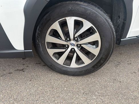 Used 2023 Subaru Outback AWD/4WD image 5