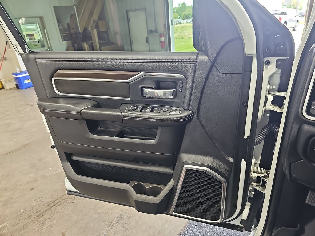 Used 2023 RAM 2500 Laramie AWD/4WD image 27