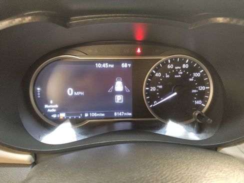 Used 2022 Nissan Versa SV w/ Trunk Package FWD image 23