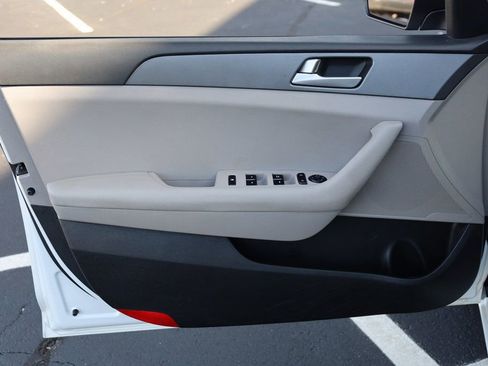 Used 2016 Hyundai Sonata SE image 12