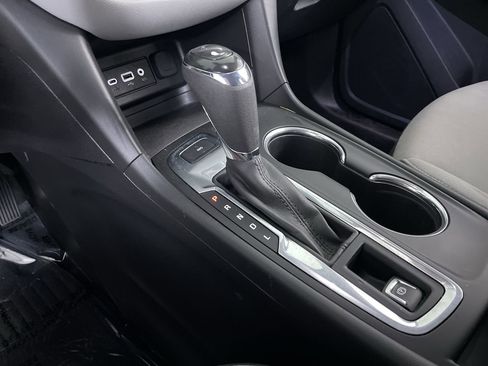 Used 2019 Chevrolet Equinox LT AWD/4WD image 17