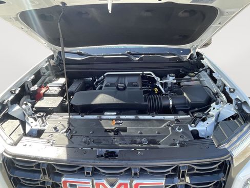 Used 2023 GMC Canyon Elevation image 15