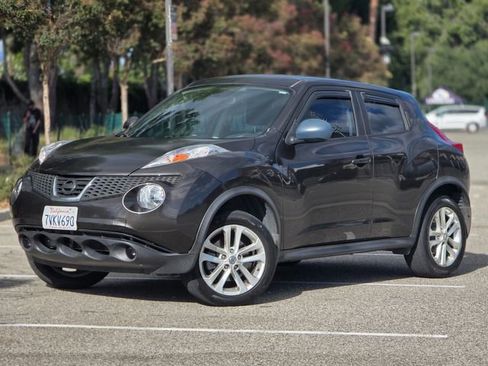 Used 2013 Nissan Juke S FWD image 10