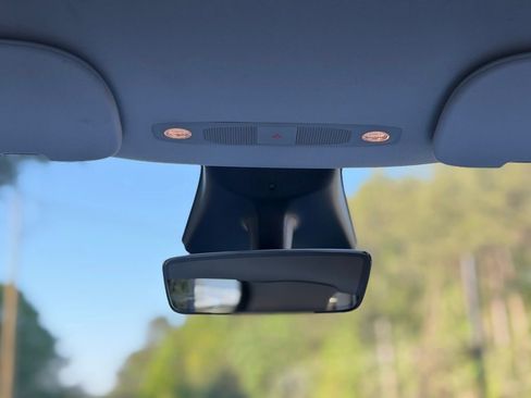 Used 2021 Tesla Model Y Long Range image 49