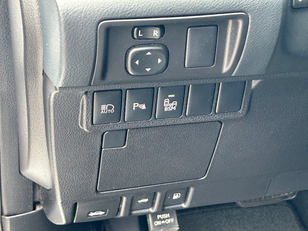 Used 2017 Lexus ES 350 w/ Premium Package FWD image 33