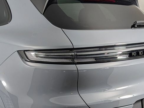 New 2026 Porsche Cayenne image 17