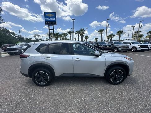 Used 2024 Nissan Rogue SV AWD/4WD image 17