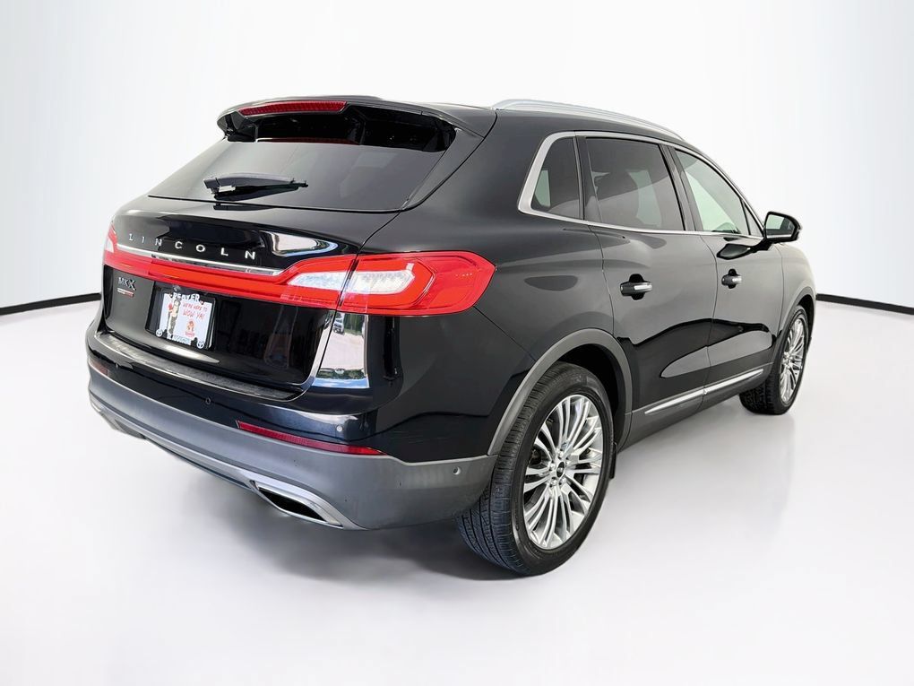 Used 2017 Lincoln MKX Reserve w/ Driver Assistance Package FWD image 10