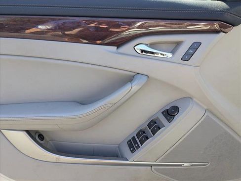 Used 2010 Cadillac CTS Luxury image 9