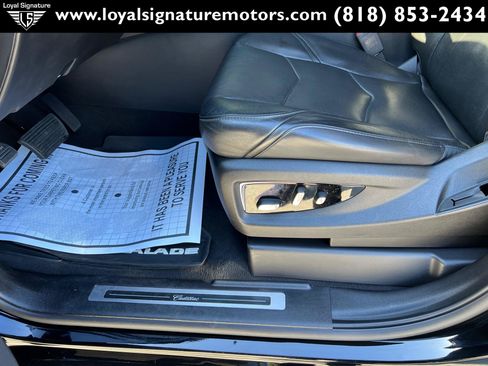 Used 2018 Cadillac Escalade ESV Luxury RWD image 26