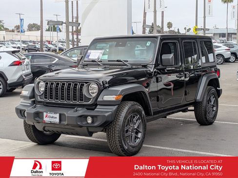 Used 2025 Jeep Wrangler Unlimited Sport AWD/4WD image 1