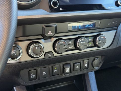 Used 2022 Toyota Tacoma TRD Sport w/ Technology Package image 25