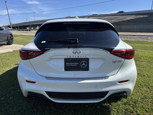 Used 2018 INFINITI QX30 Sport w/ Cargo Package FWD image 6