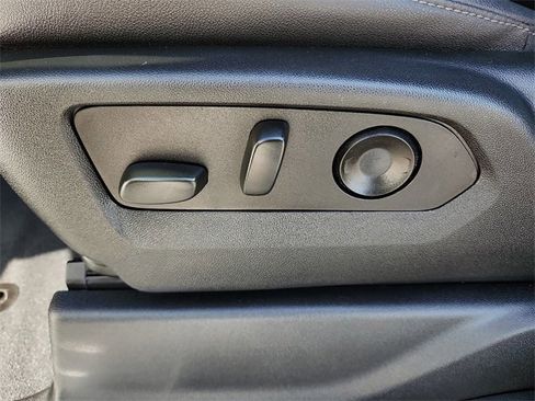 Certified 2022 Chevrolet Silverado 1500 LTZ w/ Z71 Off-Road Package image 15